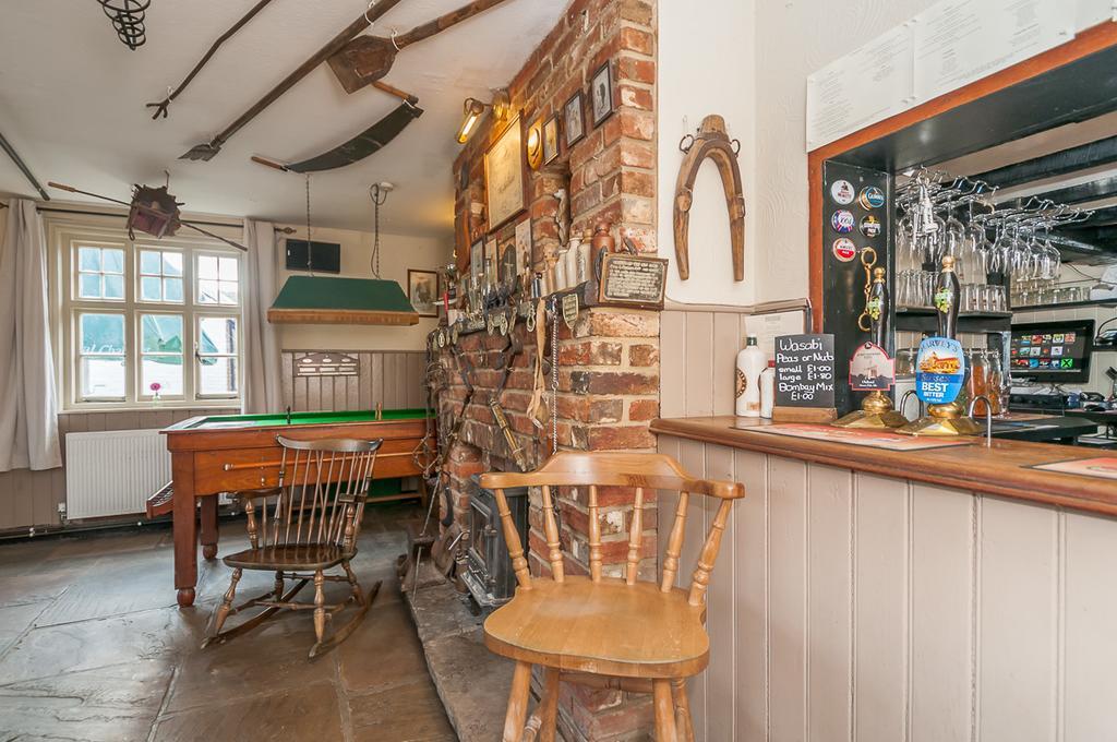 The Windmill Inn Horsham Exterior foto