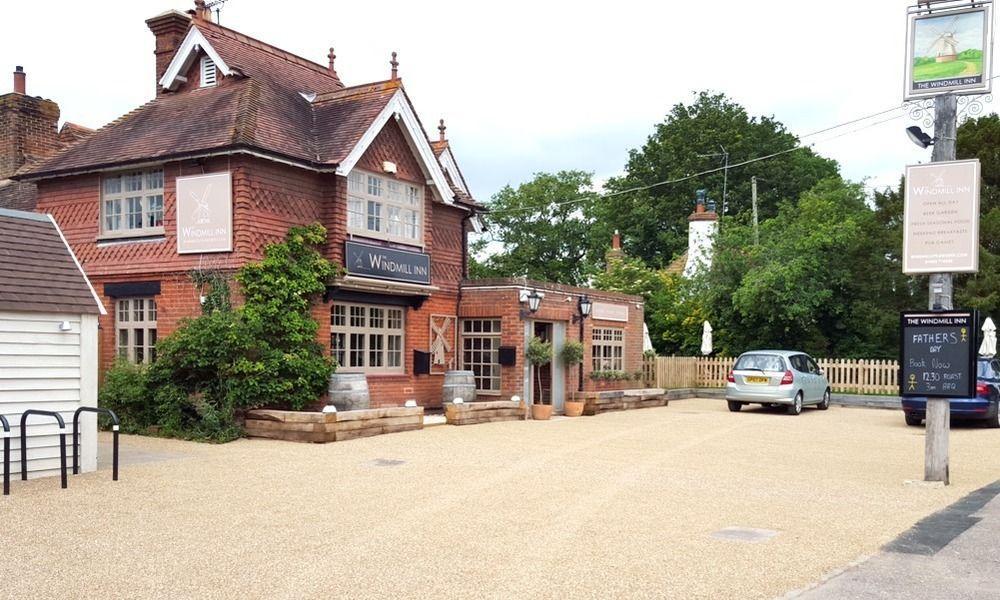 The Windmill Inn Horsham Exterior foto